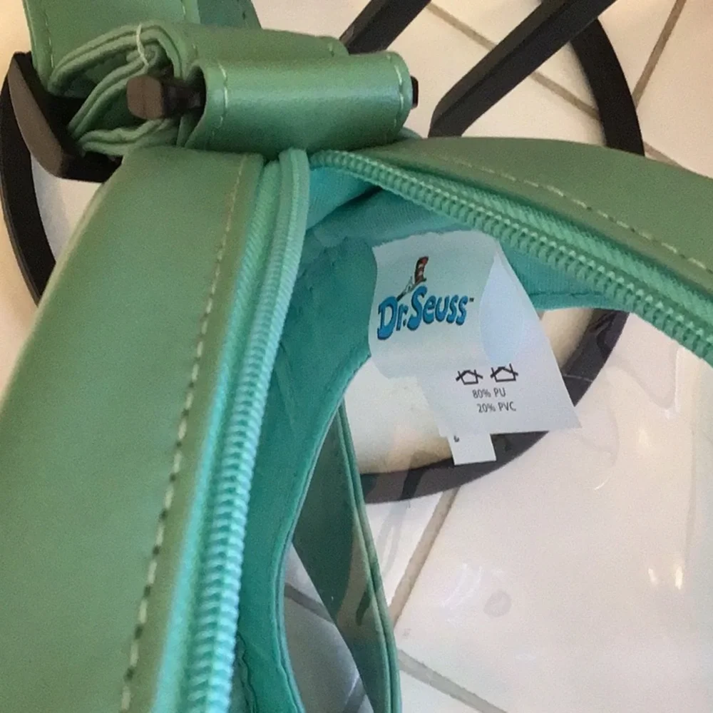 ‘Dr Seuss’ Fish in the Bowl Crossbody - Picture 7 of 8